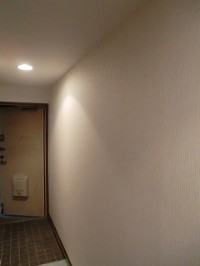 廊下壁張替え　リリカラ使用